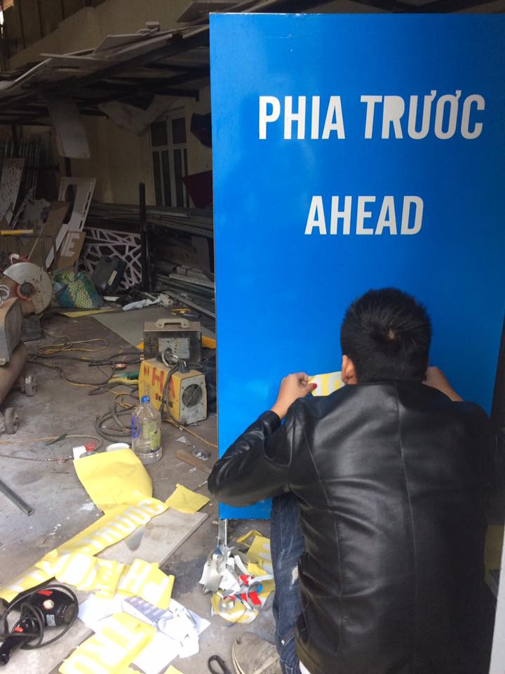 Làm biển báo dán decal phản quang tại Hải Phòng