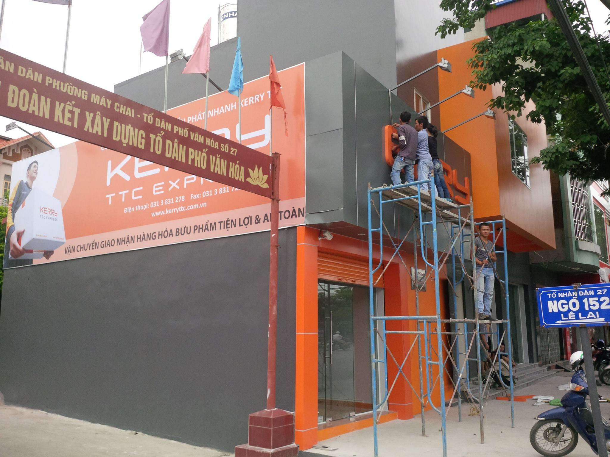 Thiết kế, thi công biển quảng cáo cho hãng chuyển phát nhanh Kerry TTC Express