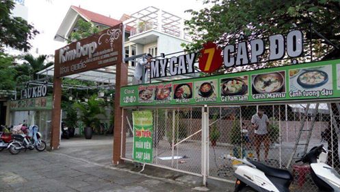 Thi công biển alumech vân gỗ cho nhà hàng Kimpap Hải Phòng