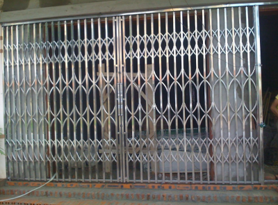 Dịch vụ cung cấp và lắp đặt cửa xếp inox tại Hải Dương